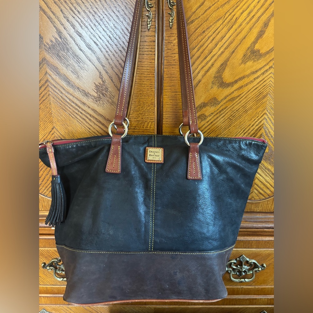 Dooney & Bourke large hobo bag